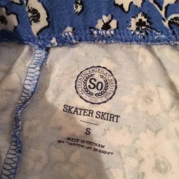 Blue Floral Mini Skater Skirt Size Small Resale - Picture 6 of 9